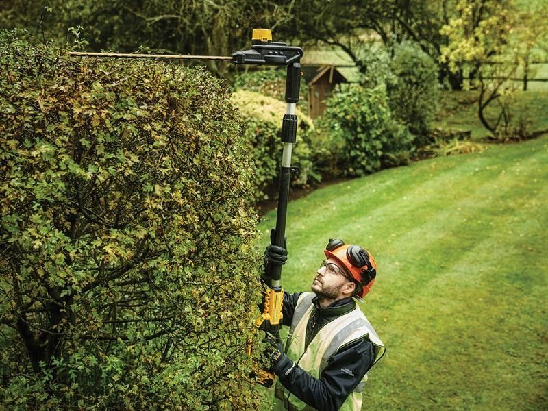 DeWalt DCMPH566P1-GB XR Pole Hedge Trimmer 18V 1 x 5.0Ah Li-ion
