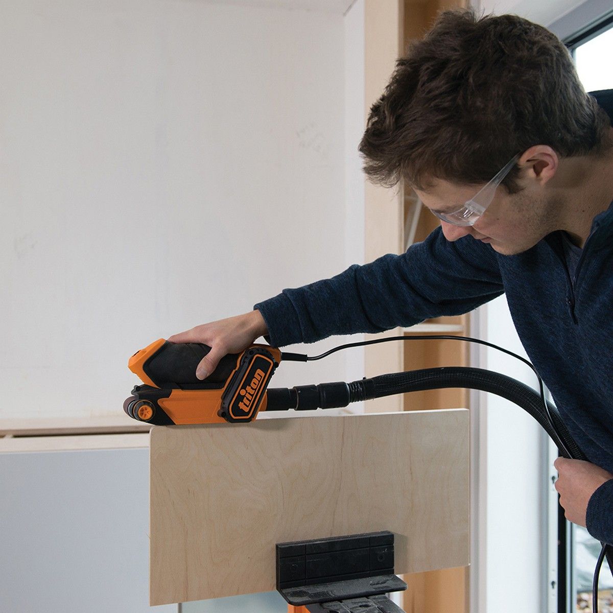 Triton 450W Palm Belt Sander 64mm