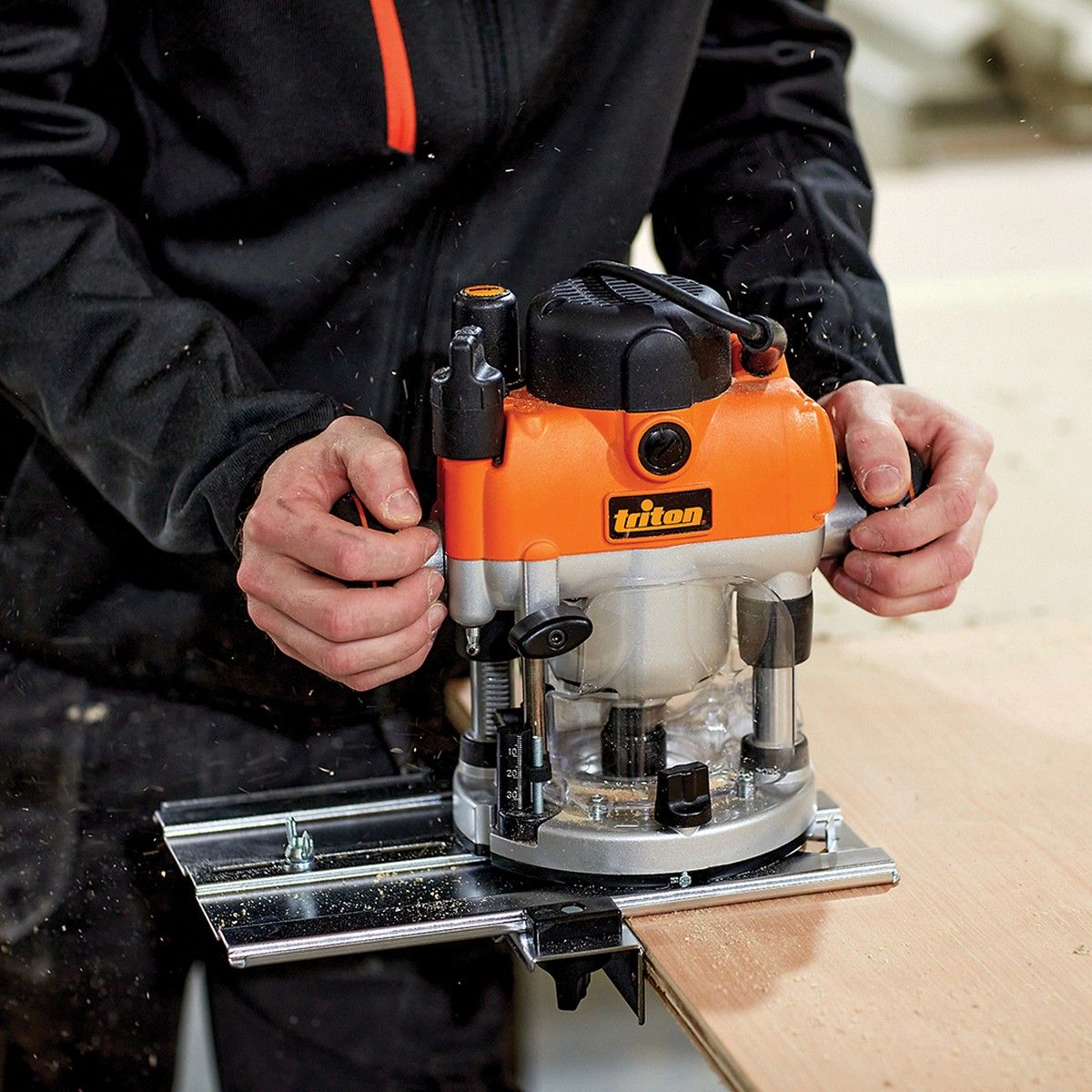 Triton 1400W Dual Mode Precision Plunge Router