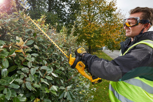 DeWalt DCM563PB-XJ Cordless Hedge Trimmer 18V (Body Only)