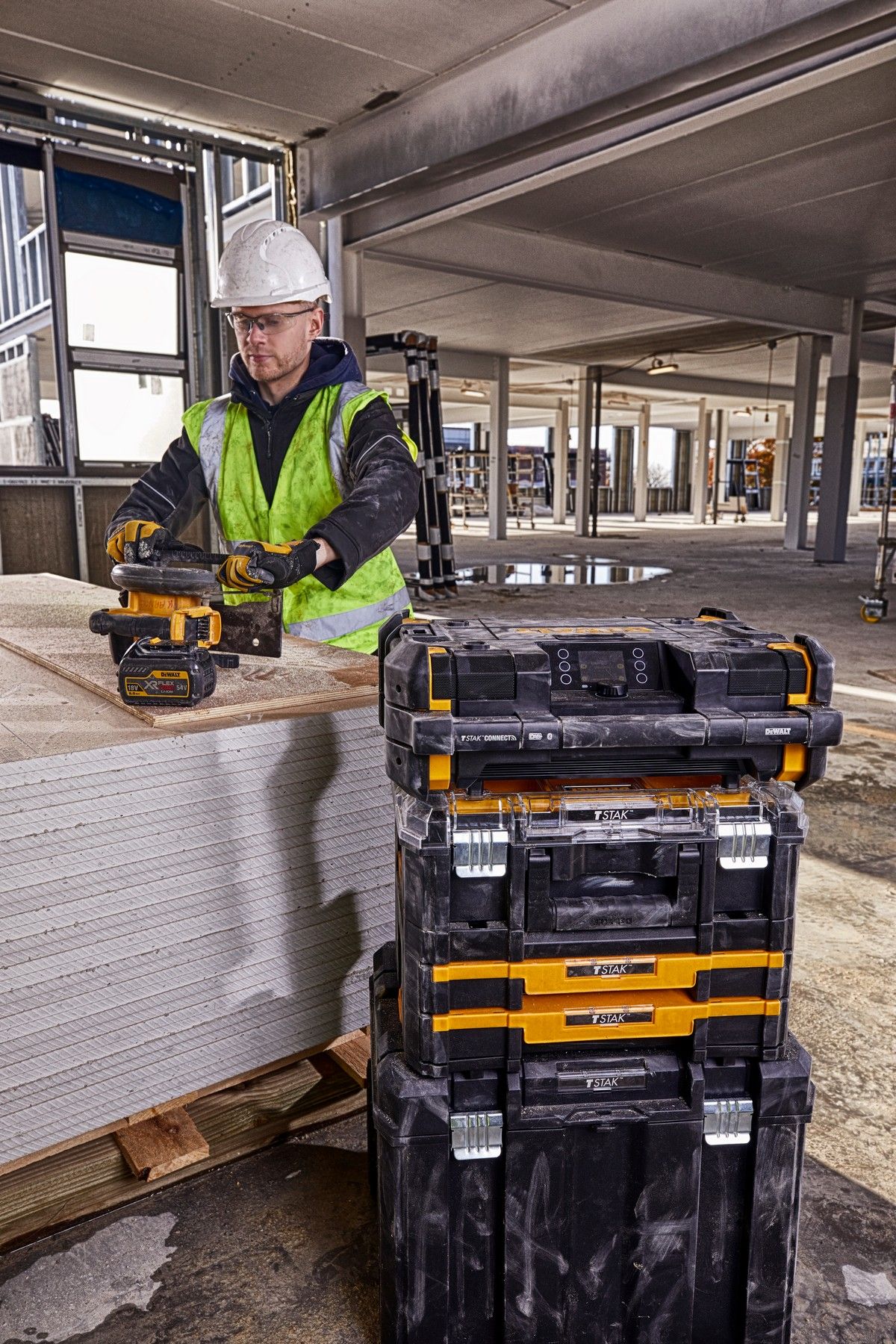 DeWalt DWST1-81079-GB TSTAK™ Radio 240V & Li-Ion (Body Only)