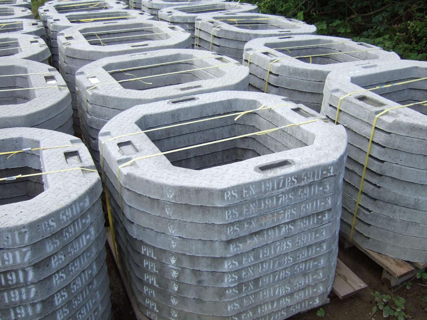 Standard Seating Ring 1050mm Square Access 600 x 600mm SRB5